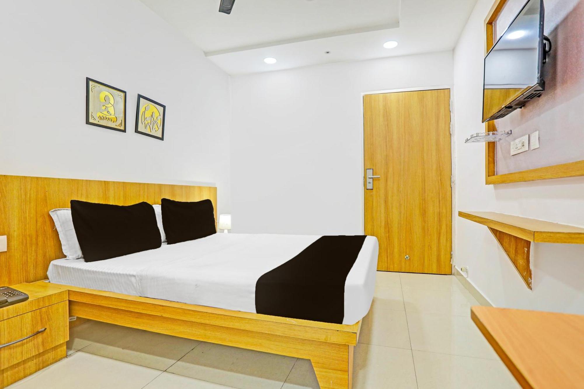 Super Hotel O Raipur Esterno foto